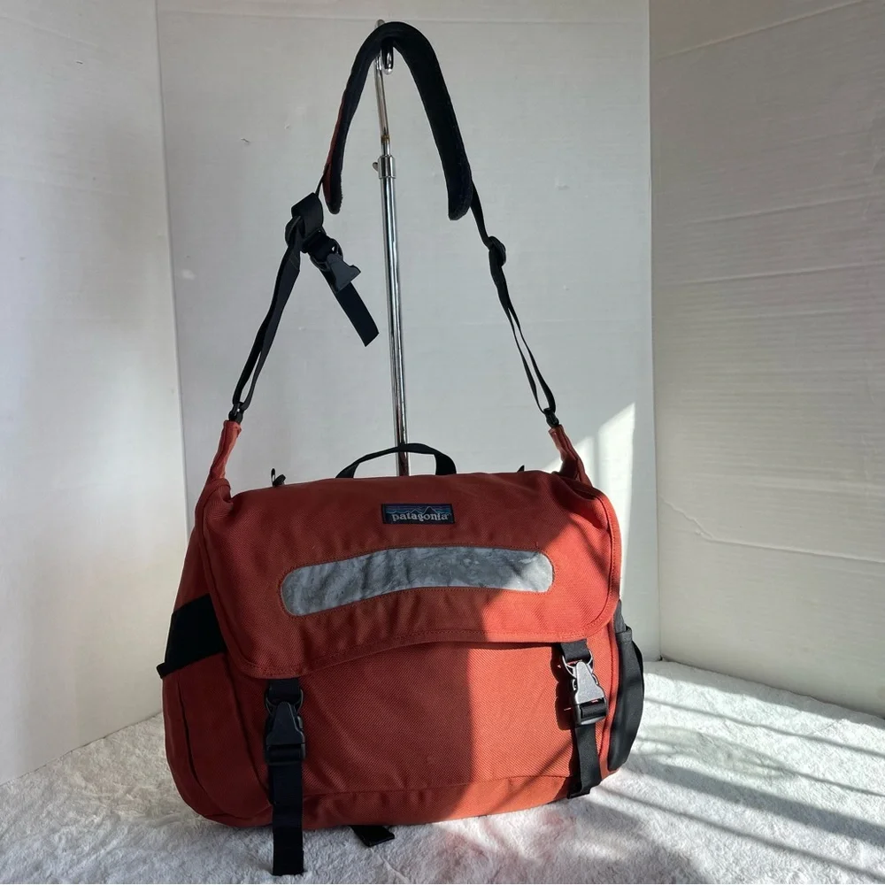 Patagonia Half Mass Laptop Messenger Bag Commuter Briefcase Orange Black